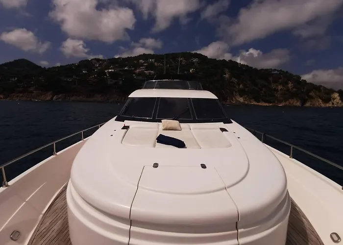 Rent Luxury Motor Yacht
